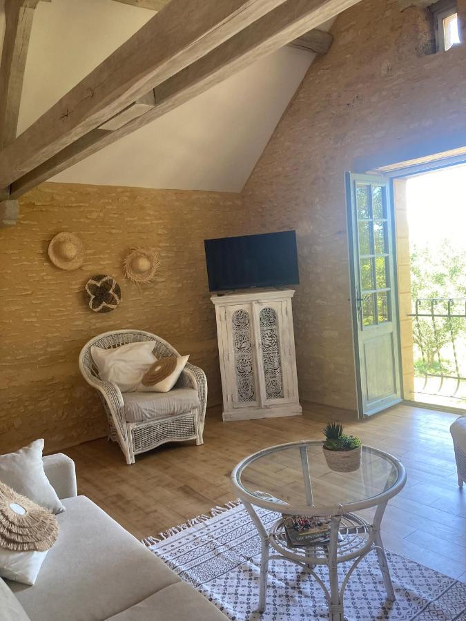 Вилла Logis Des 4 Fees Et Son Bain Nordique Sainte-Nathalene Экстерьер фото