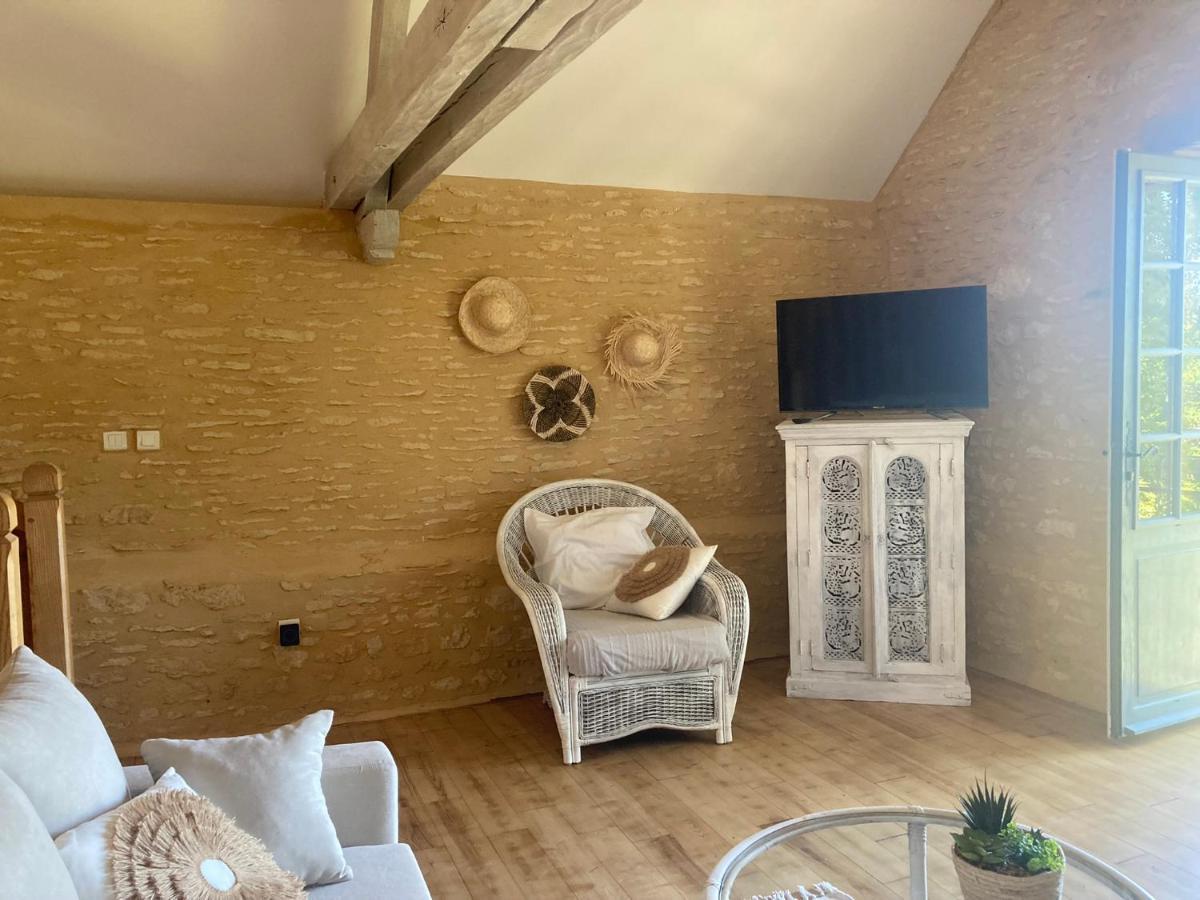 Вилла Logis Des 4 Fees Et Son Bain Nordique Sainte-Nathalene Экстерьер фото